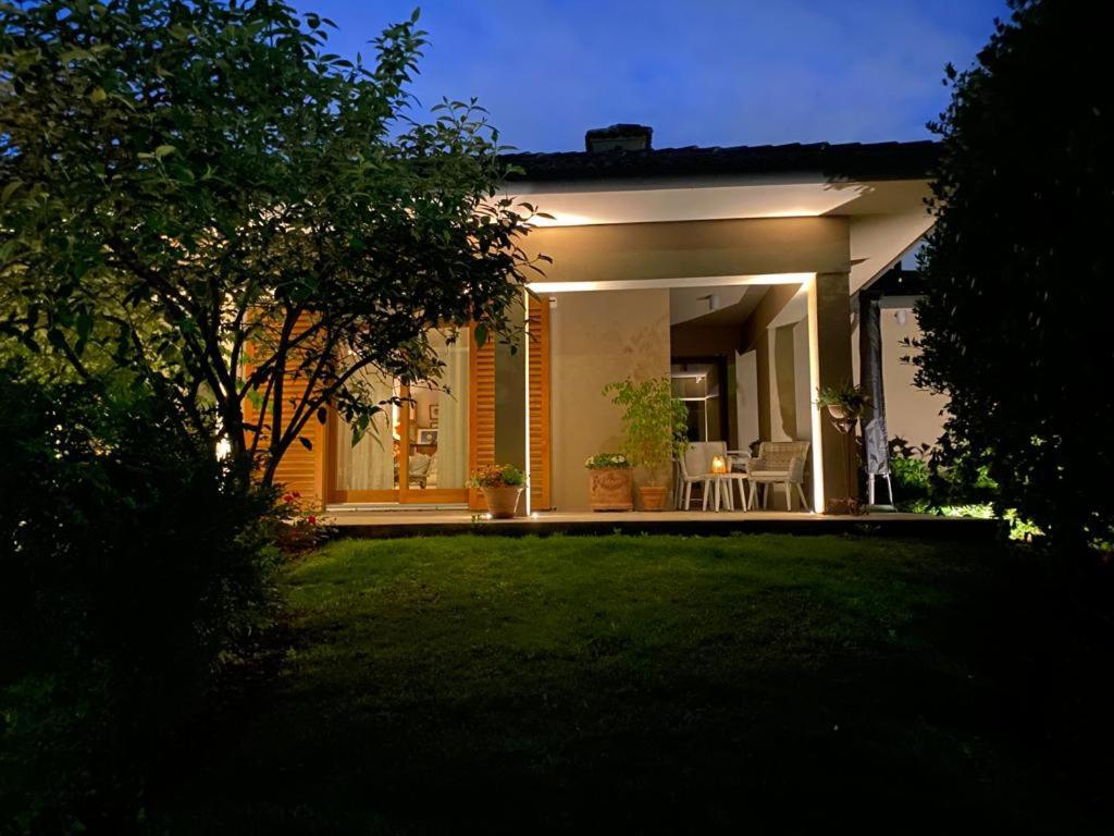 B&B La Casa Di Angela Cusago Exteriör bild